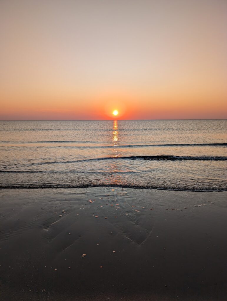 Sonnenuntergang am Strand auf Röm in Lakolk