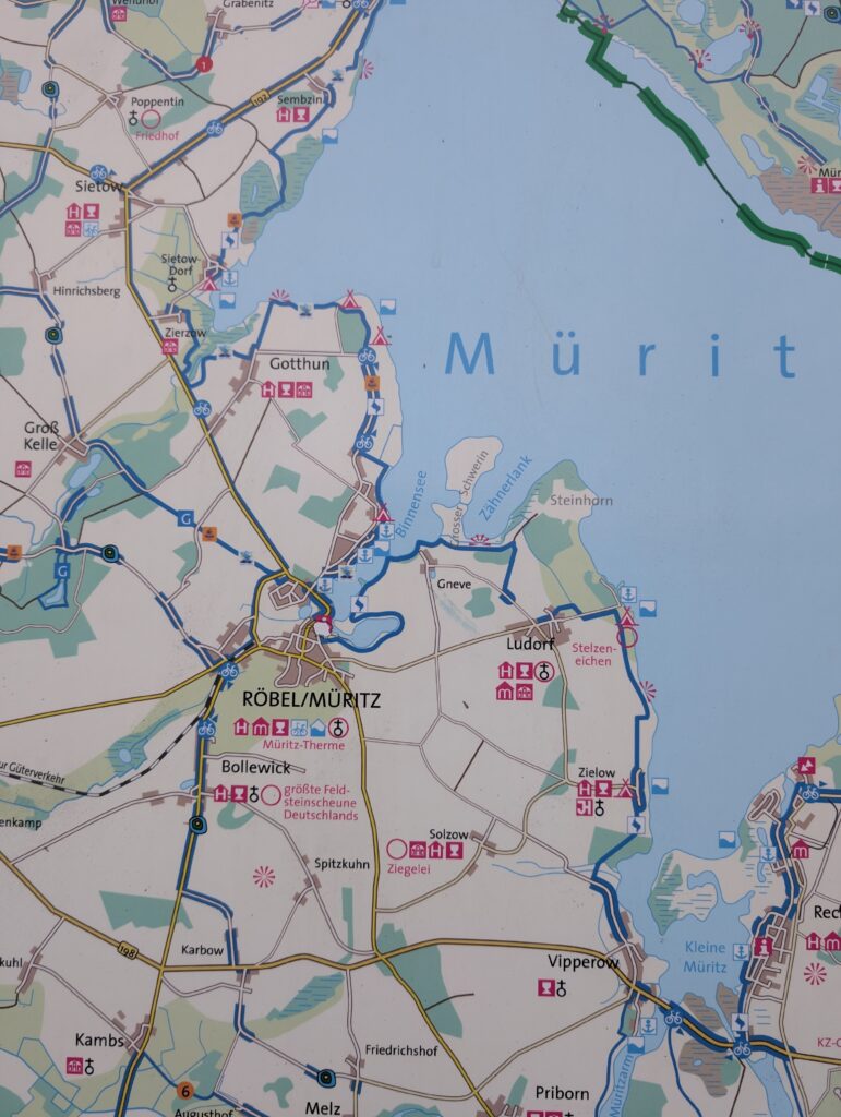 Ausflugstipps an der Mecklenburgischen Seenplatte von Mirow bis Müritz und Neustrelitz -  Infotafel Müritz