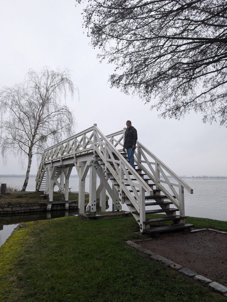 Weiße Brücke am Zierker See Urlaub in der Mecklenburgischen Seenplatte